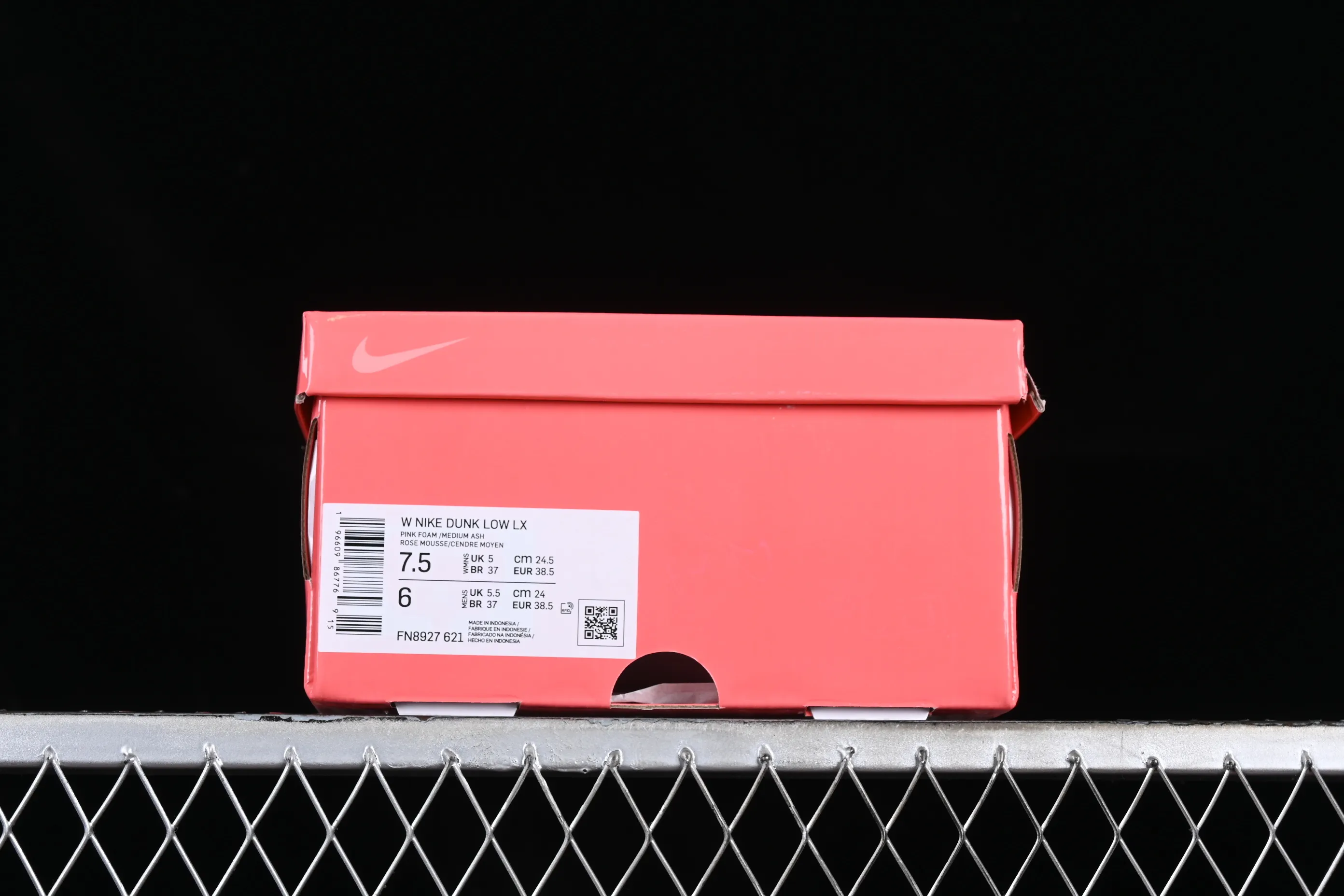All categories Nk SB Dunk series Nk SB Dunk Low low-top sneakers M version pure original Nk Dunk Low "Barbie" Barbie SB low-top sports and leisure sneakers FN8927-621